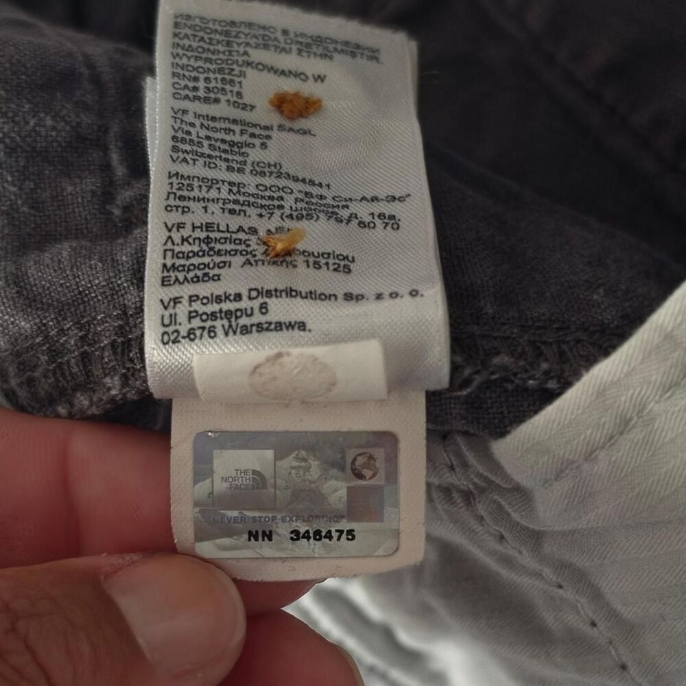 The-north-face Women's Grey Shorts - Picture 5 of 8